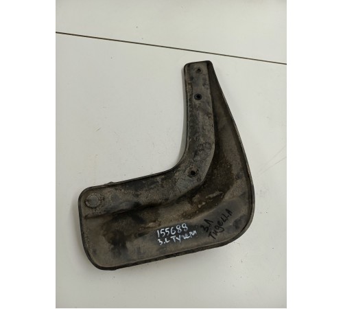 Брызговик задний левый