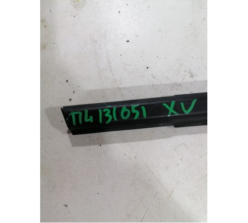 Уплотнитель стекла передний левый (наружный)