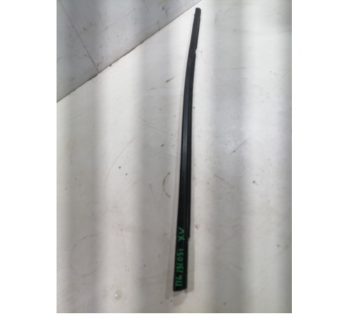 Уплотнитель стекла передний левый (наружный)