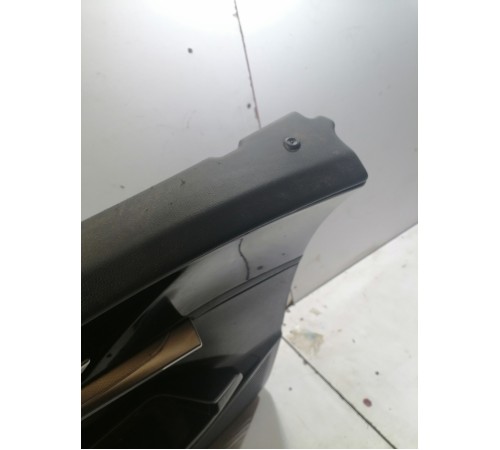 Обшивка двери передняя левая