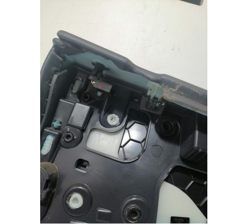 Обшивка двери передняя левая