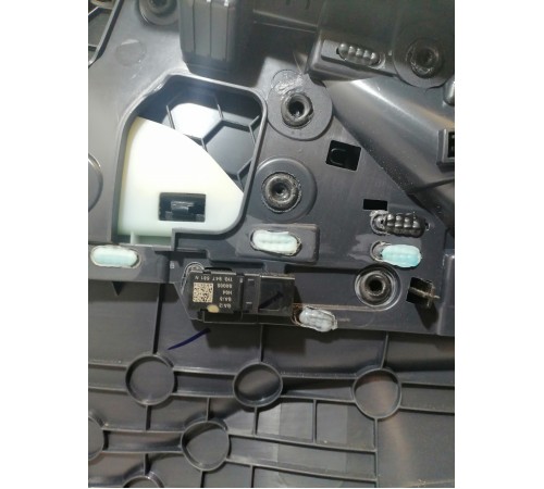 Обшивка двери передняя левая