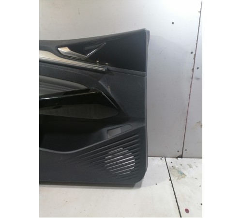 Обшивка двери передняя левая