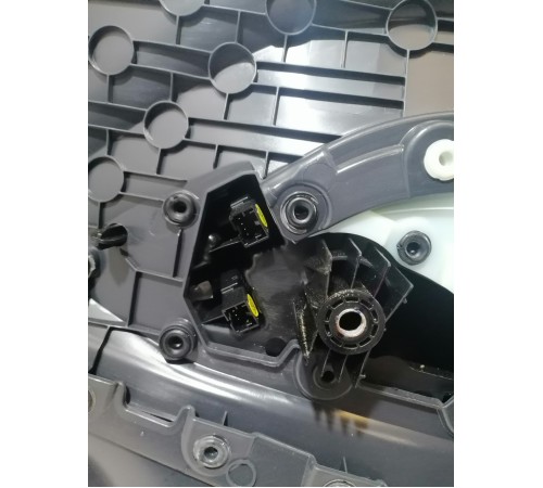 Обшивка двери передняя левая