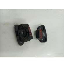 Отбойник двери крышки багажника правый