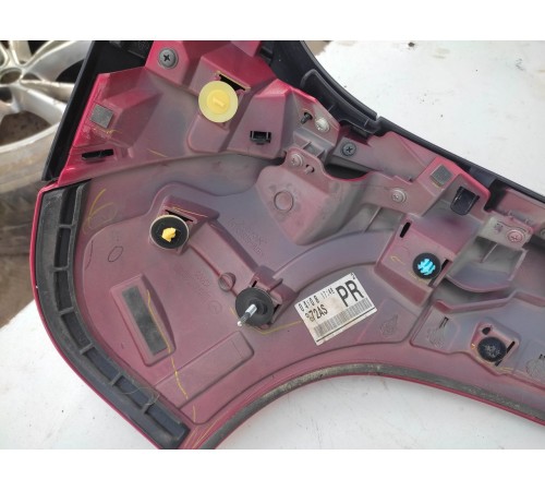 Спойлер крышки багажника