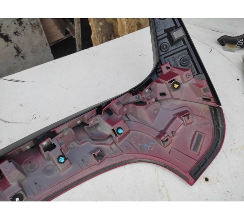 Спойлер крышки багажника