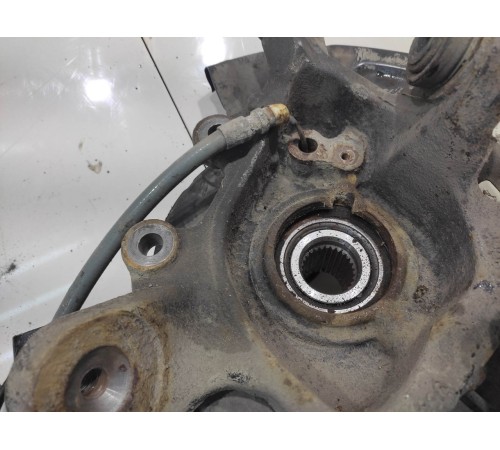 Поворотный кулак (задний, левый)