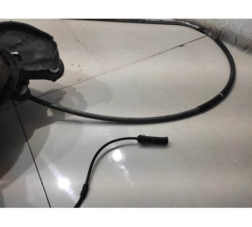 Поворотный кулак (задний, левый)