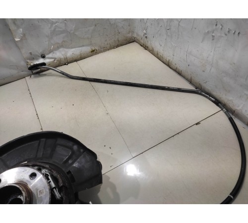 Поворотный кулак (задний, левый)