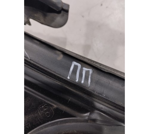 Уплотнитель стекла (передний правый)