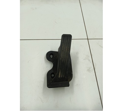 Педаль акселератора