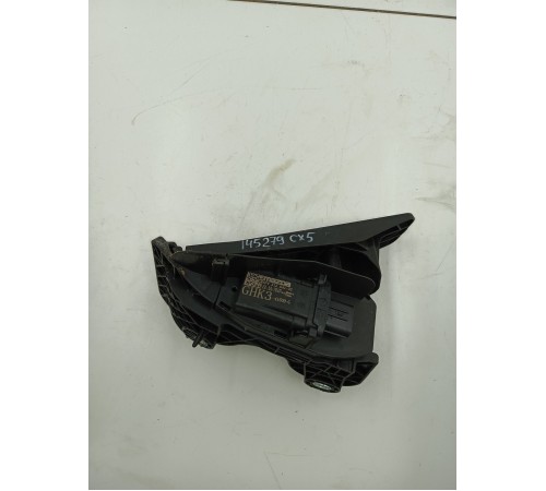 Педаль акселератора