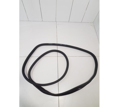 Уплотнитель двери задний правый