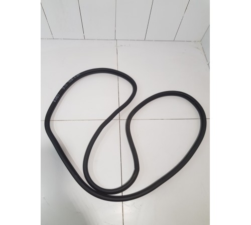 Уплотнитель двери задний правый