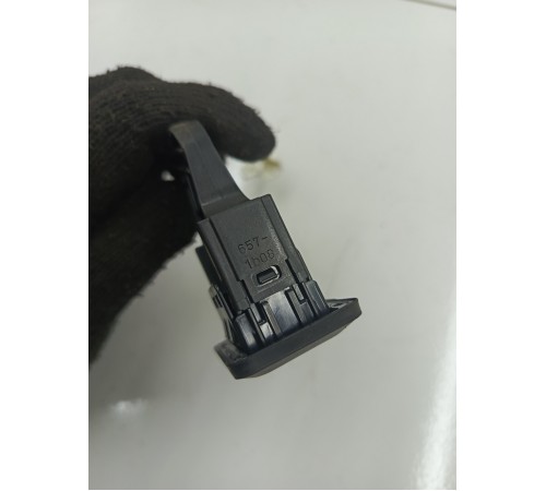 Кнопка крышки багажника