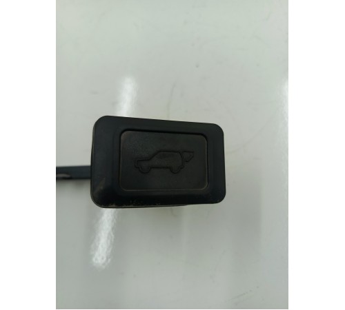 Кнопка крышки багажника