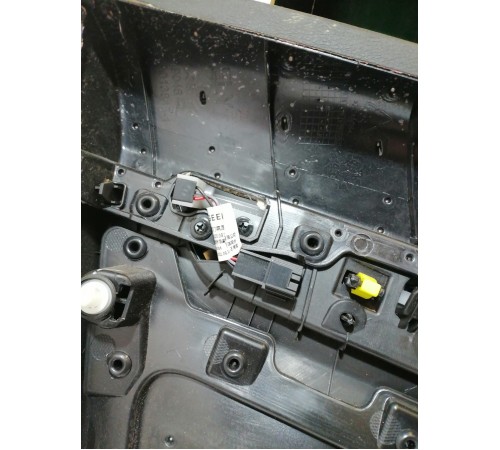 Обшивка двери передняя правая