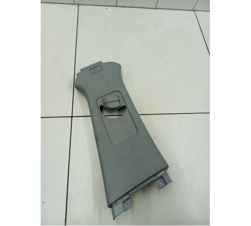 Обшивка центральной стойки правая верхняя