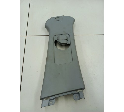 Обшивка центральной стойки правая верхняя