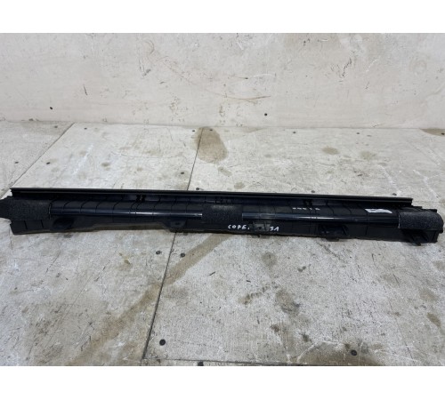 Солнцезащитная шторка задняя левая