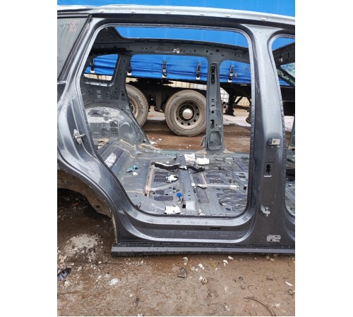 Порог со стойкой правый