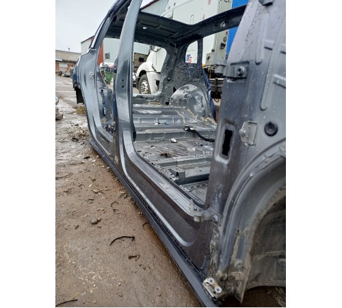 Порог со стойкой правый