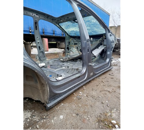 Порог со стойкой правый