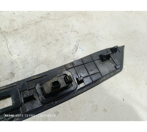 Накладка крышки багажника подсветки номера