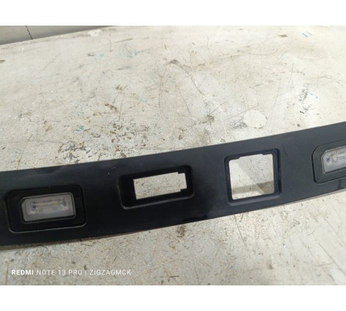 Накладка крышки багажника подсветки номера