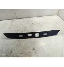 Накладка крышки багажника подсветки номера