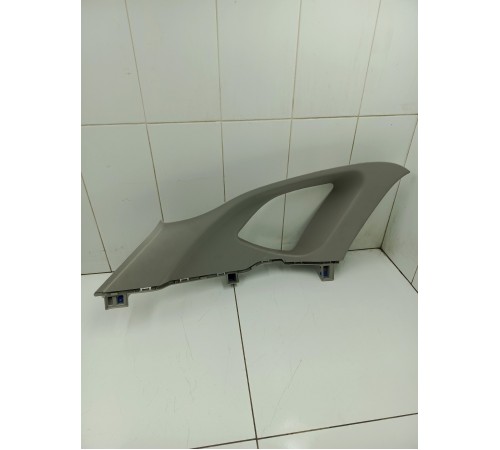 Обшивка задней стойки левая верхняя