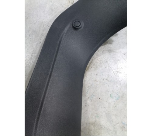 Обшивка двери крышки багажника правая верхняя