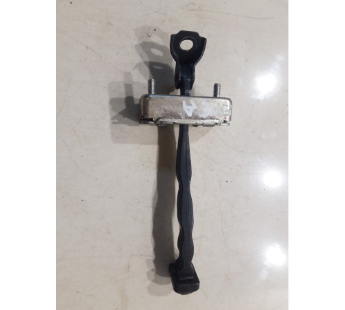 Ограничитель двери (передний, правый)