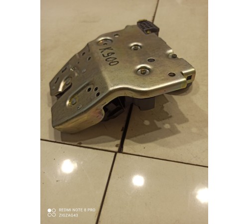 Замок крышки багажника