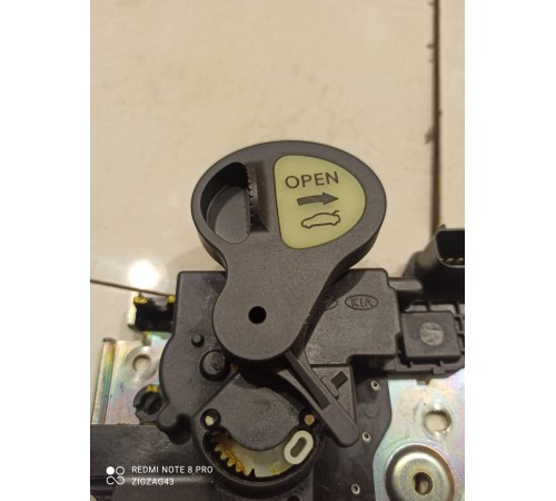 Замок крышки багажника