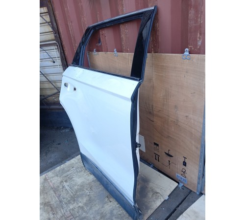 Дверь задняя правая