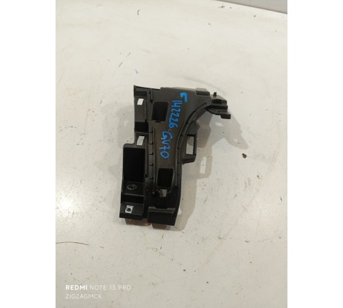 Кронштейн заднего бампера