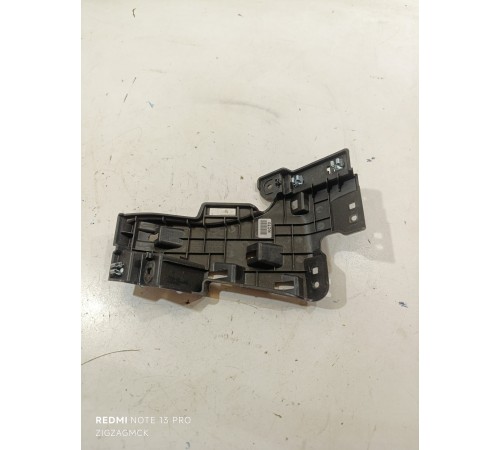 Кронштейн заднего бампера