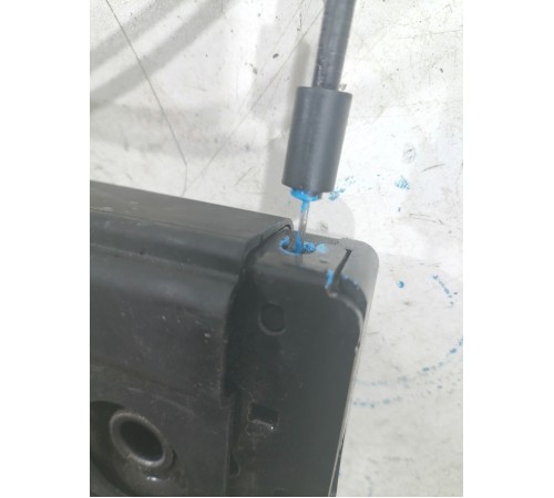 Замок капота 