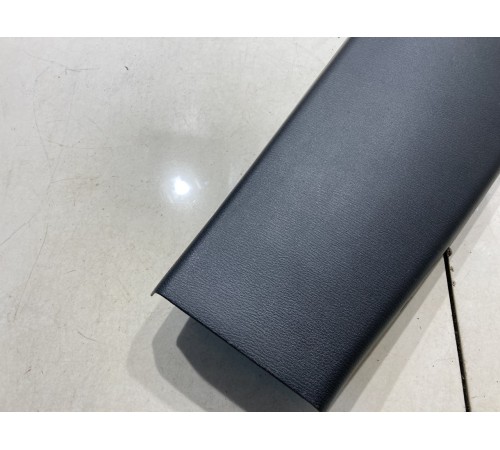 Накладка крышки багажника