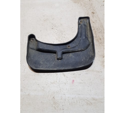 Брызговик передний левый