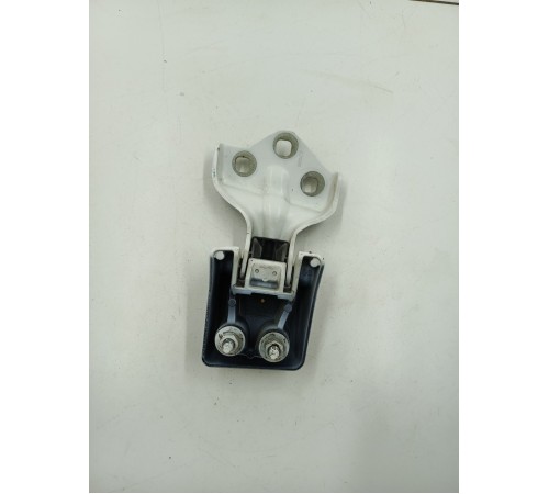 Петля двери задняя левая верхняя