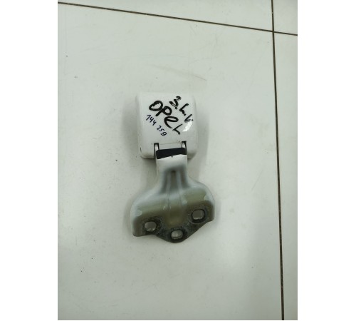 Петля двери задняя левая верхняя