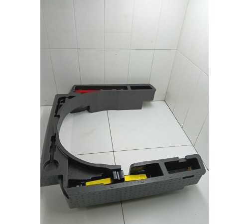 Органайзер / наполнитель багажника с домкратом