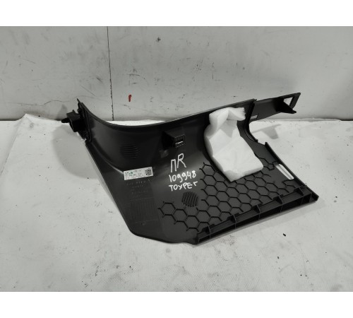 Обшивка стойки передняя правая