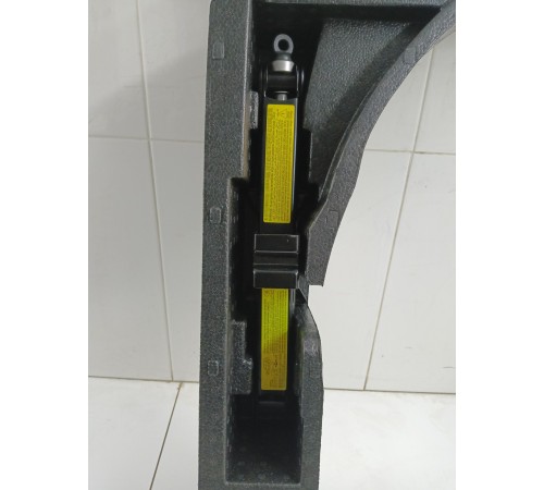 Органайзер / наполнитель багажника с домкратом