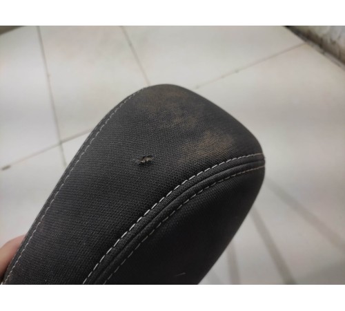 Подголовник (задний)