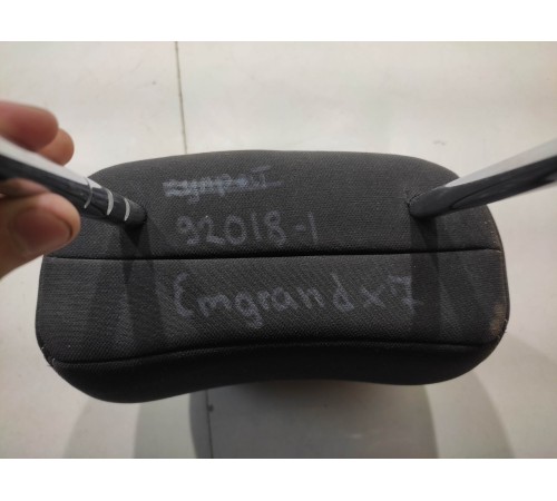 Подголовник (задний)