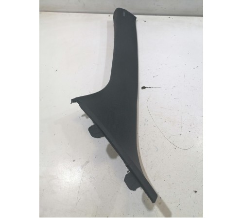  Накладка стойки передняя левая